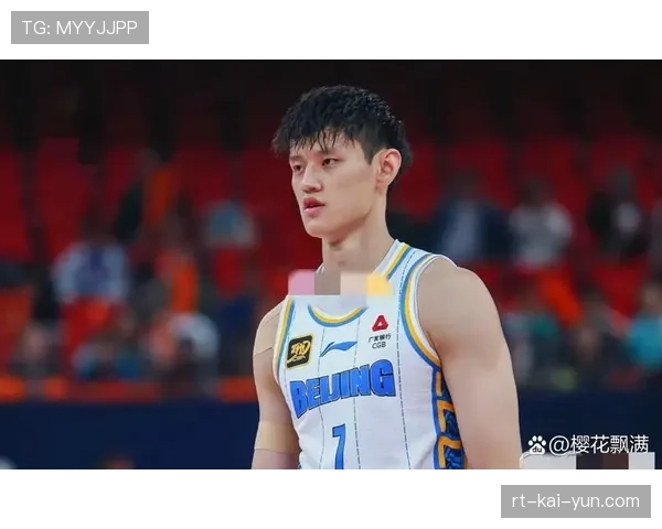 特写：跟队记者镜头下的朱俊龙，赛后加练500记三分